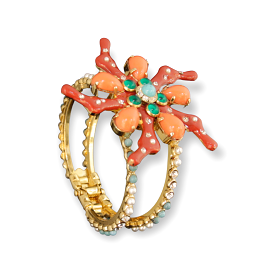 Bracelet with coral theme in the star-shape