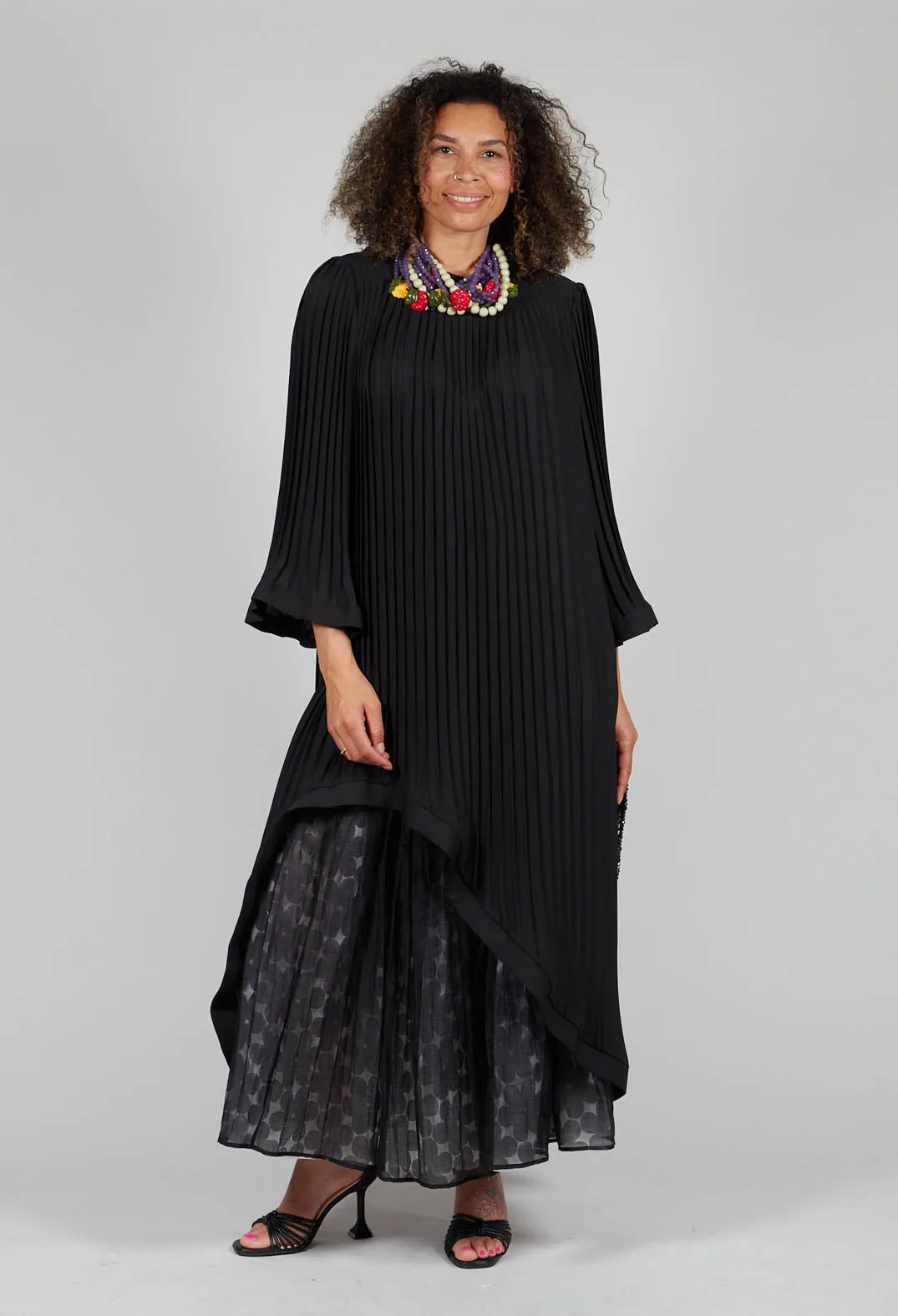 Butterfly Sleeved Pleated Dress in Black