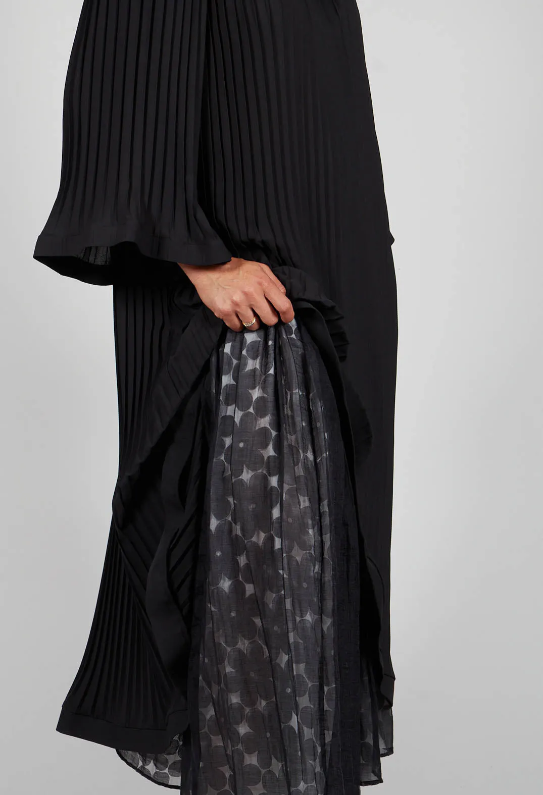 Butterfly Sleeved Pleated Dress in Black