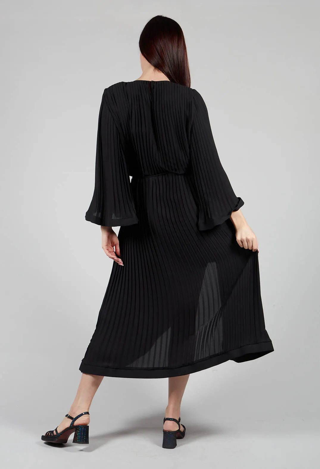 Butterfly Sleeved Pleated Dress in Black