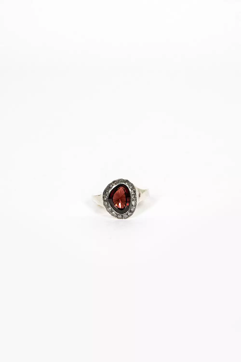 Grayle Ring Silver/Garnet