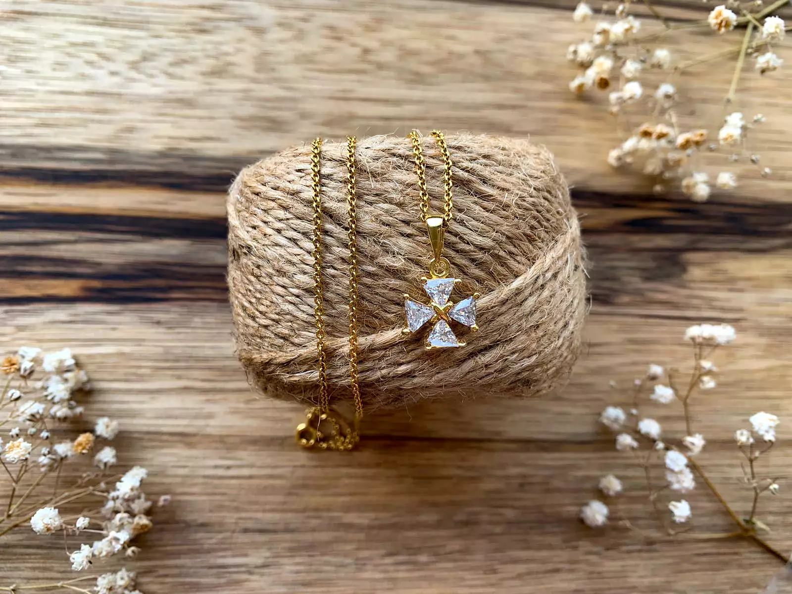 Knot Cross Necklace - Gold Plated