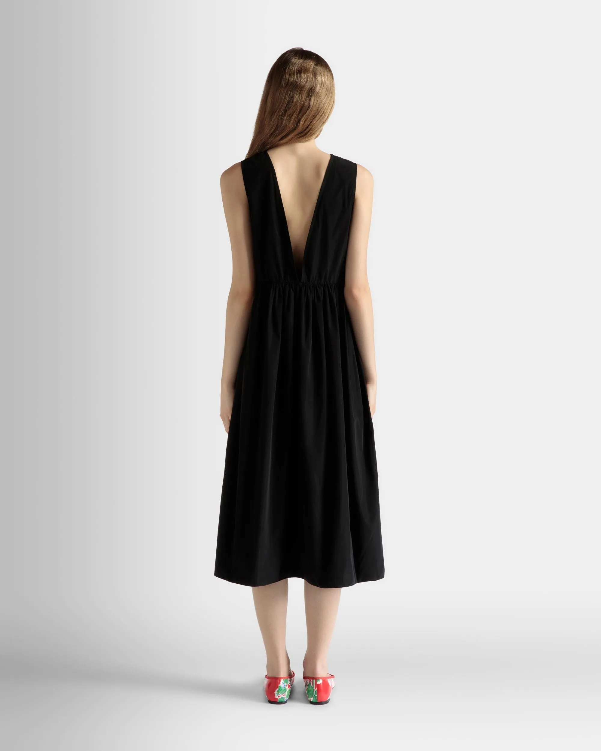 Sleeveless Midi Dress in Black Technical Duchesse 